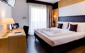 Best Western Hotel Adige  4*